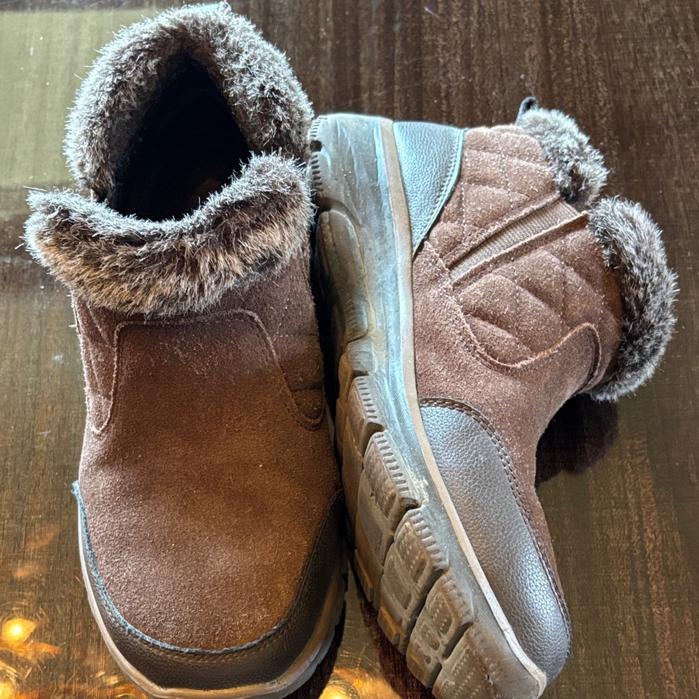 Skechers Tan Winter Boots with Faux Fur